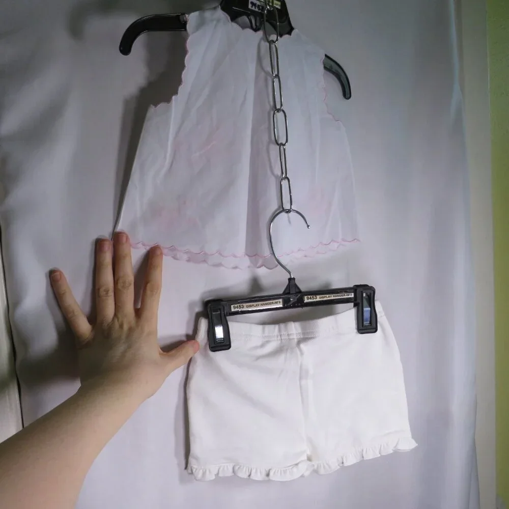 Baby shirt scalloped edges & White shorts w ruffle